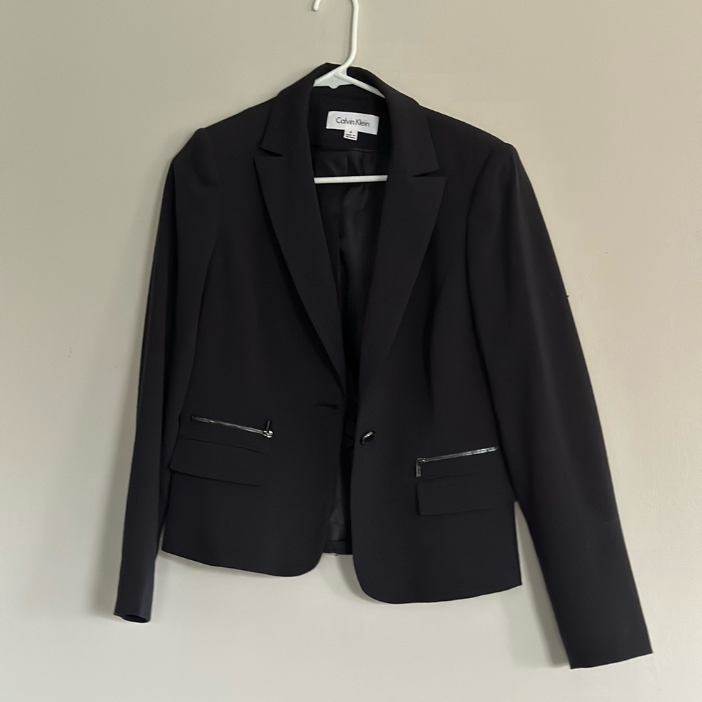 Size 4 Calvin Kline Ladies Pantsuit